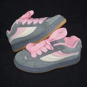 New old stock Roxy Skate Shoes Pink Waves Gray